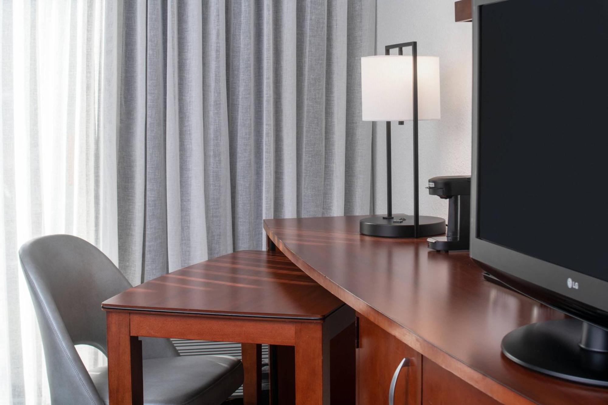 Courtyard By Marriott Dulles Airport Herndon/Reston Εξωτερικό φωτογραφία