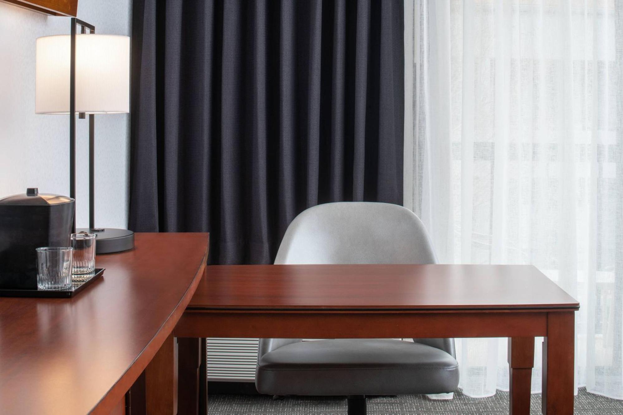 Courtyard By Marriott Dulles Airport Herndon/Reston Εξωτερικό φωτογραφία