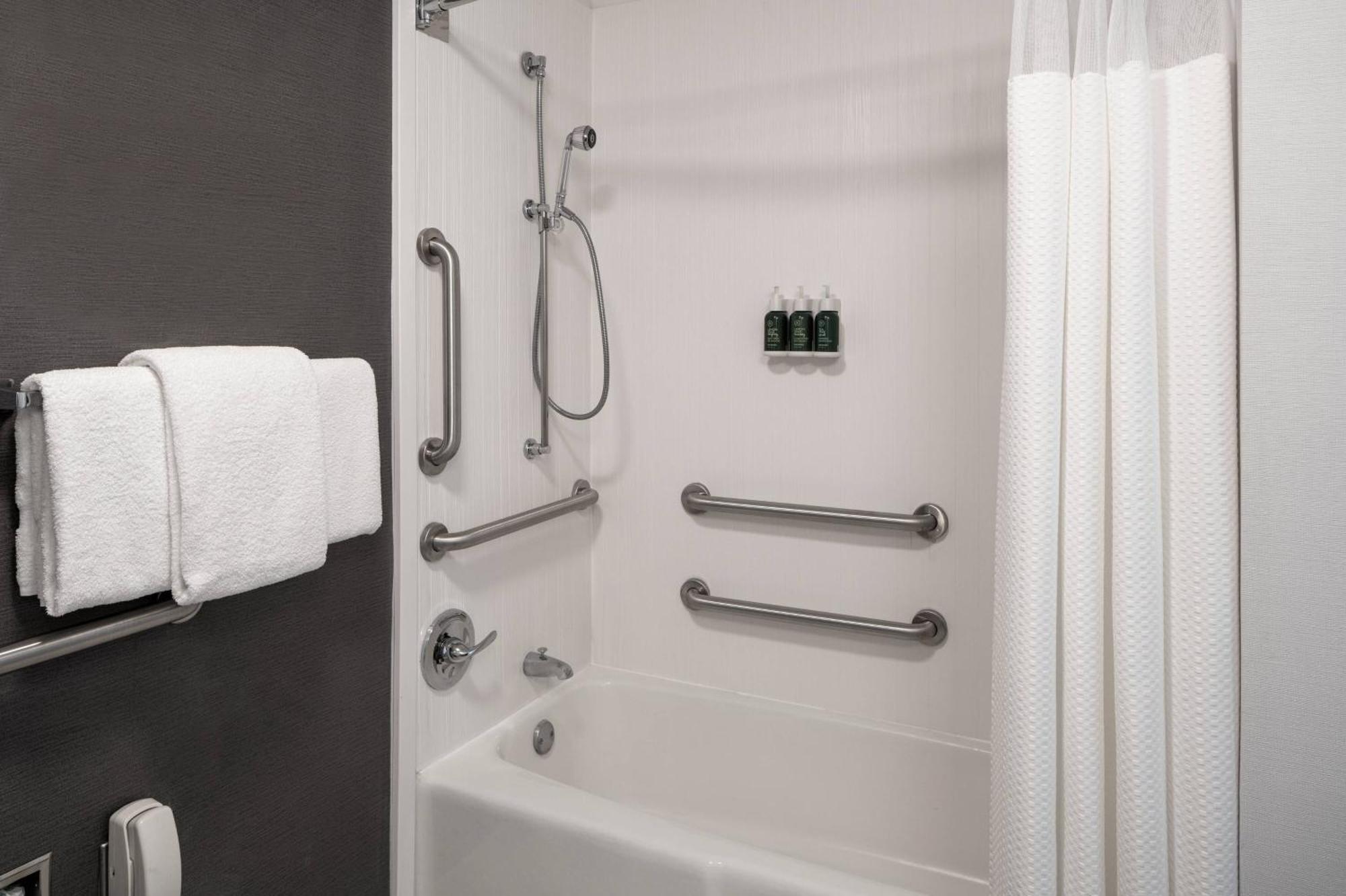 Courtyard By Marriott Dulles Airport Herndon/Reston Εξωτερικό φωτογραφία