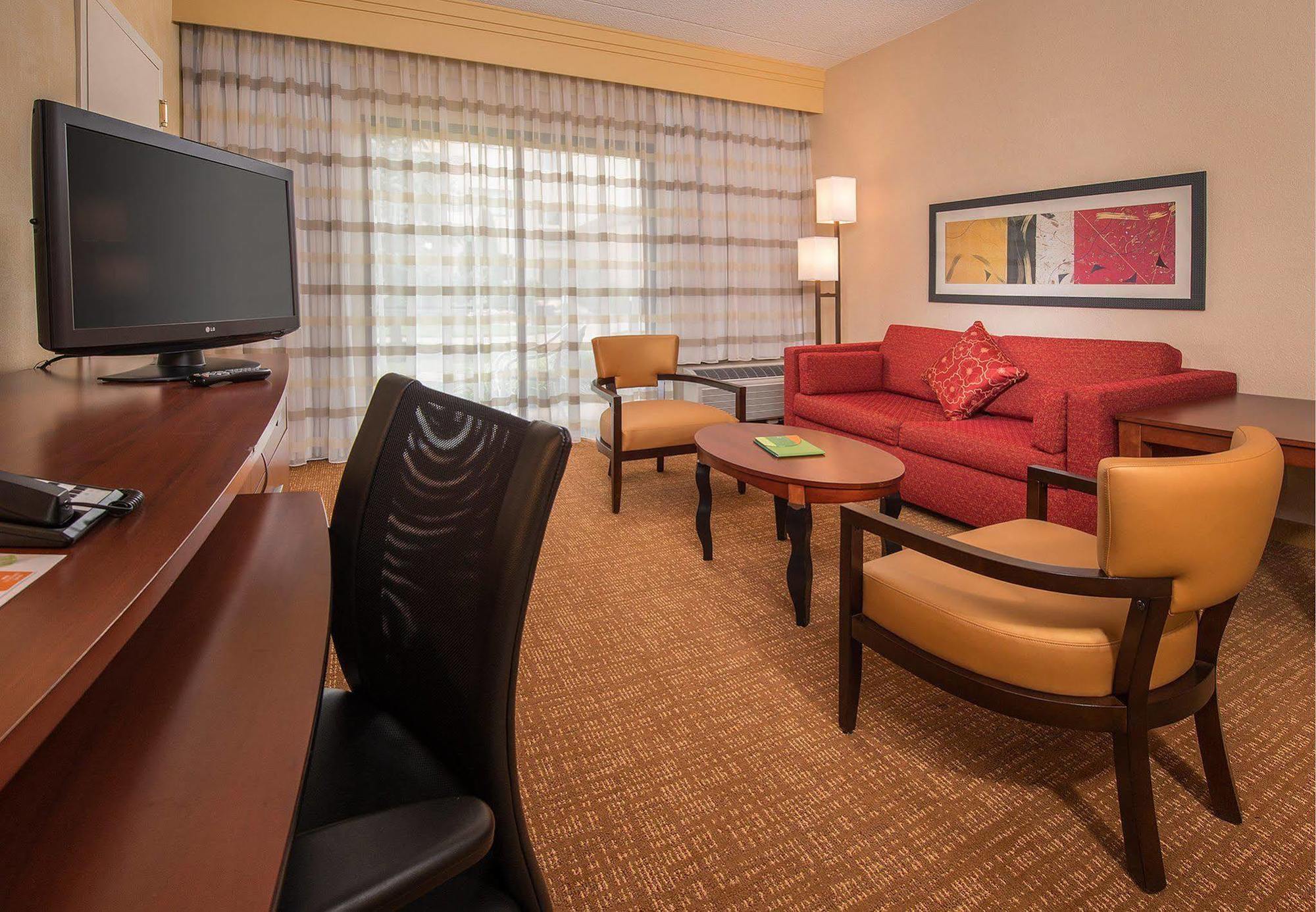 Courtyard By Marriott Dulles Airport Herndon/Reston Εξωτερικό φωτογραφία